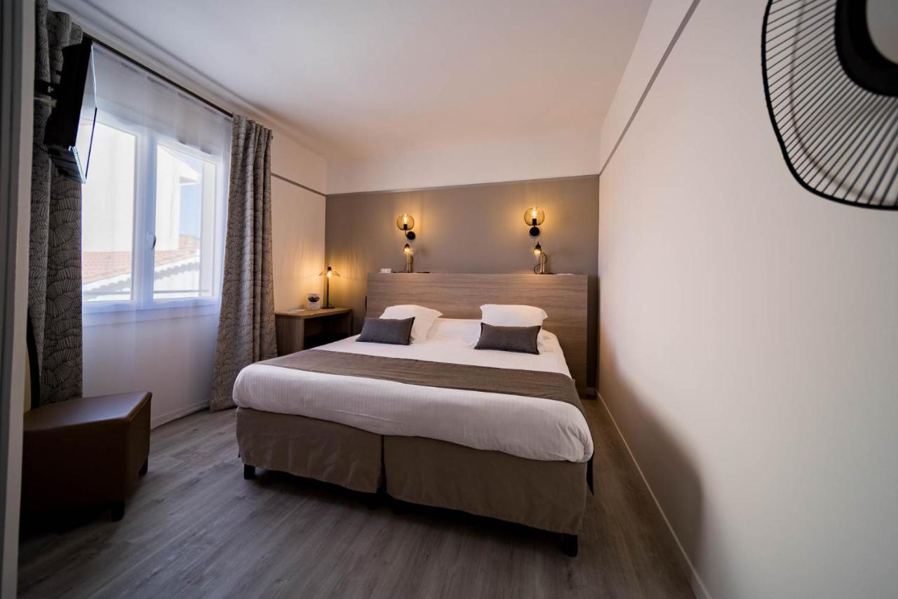 Hotel Le Rabelais Le Lavandou Kültér fotó