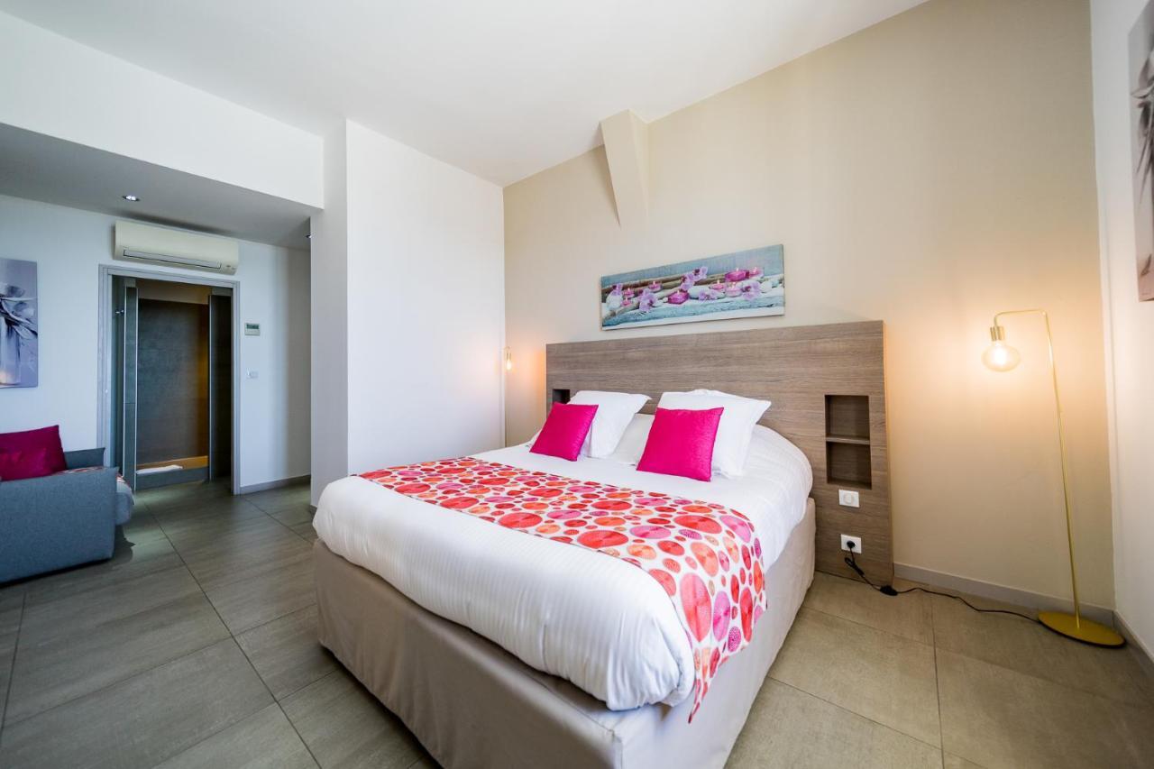 Hotel Le Rabelais Le Lavandou Kültér fotó