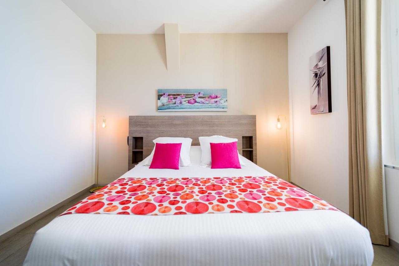 Hotel Le Rabelais Le Lavandou Kültér fotó
